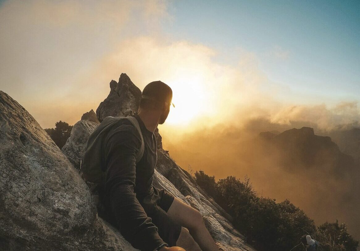 The Rise of “Rugged Minimalism” in Men’s Lifestyle
